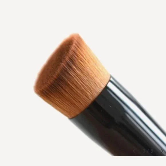 NIB Shiseido Perfect Foundation Brush - Picture 3 of 3